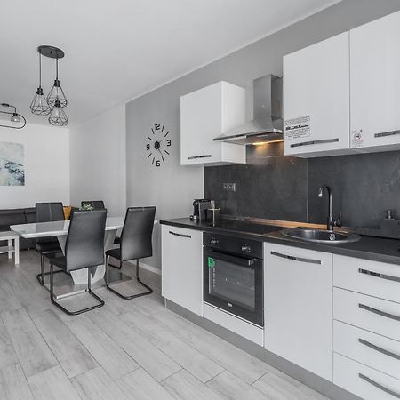 Apartamento Ceyrat Flat Oradea Exterior foto